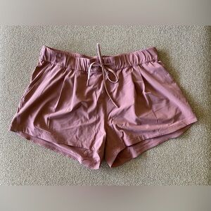 Lululemon Stroll at Sundown Short 3" Spiced Chai size 8